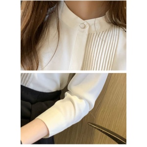 Mulheres de algodão usam camisas