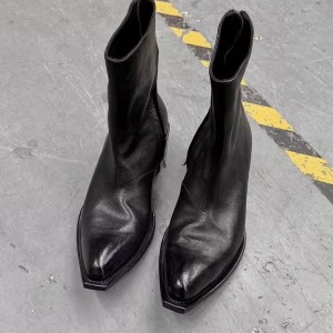 Botas Martin com sola de borracha nobuck